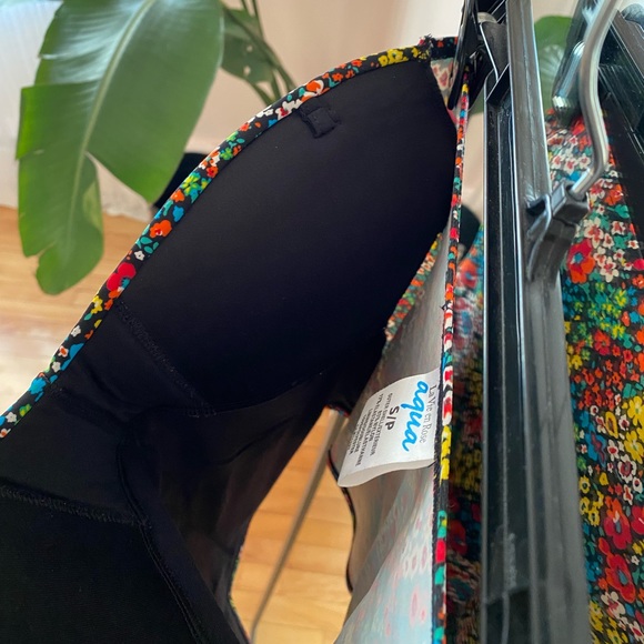 La Vie en Rose Floral Tankini Top 🌸 - Picture 4 of 4